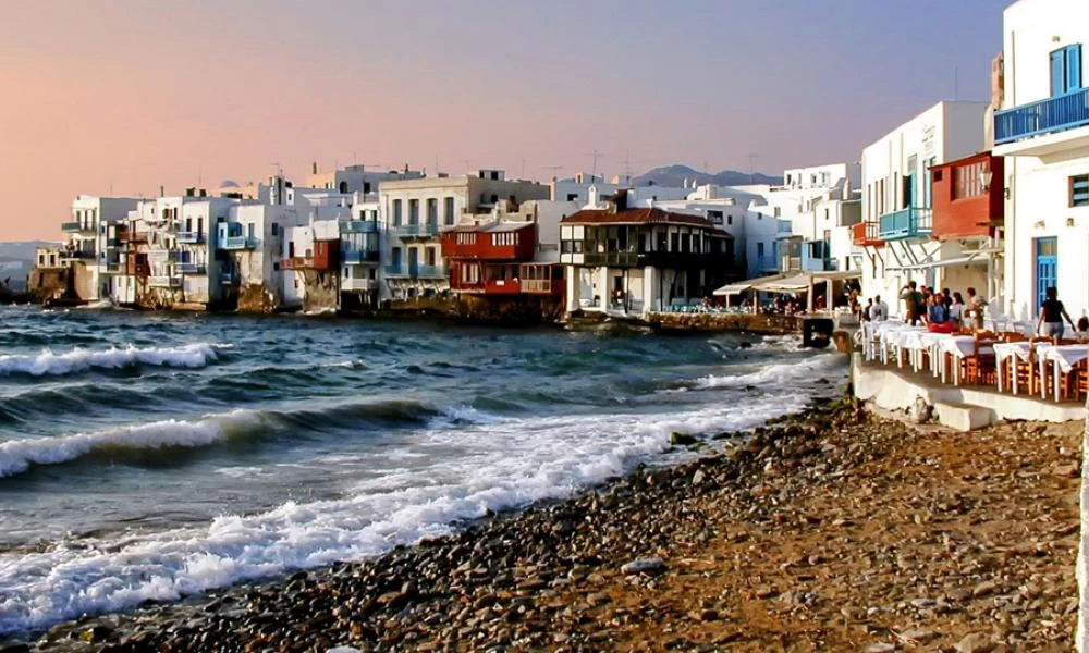 Μύκονος: Είπε ψέματα οτι την βίασε επειδή ζήλεψε που φίλησε άλλη